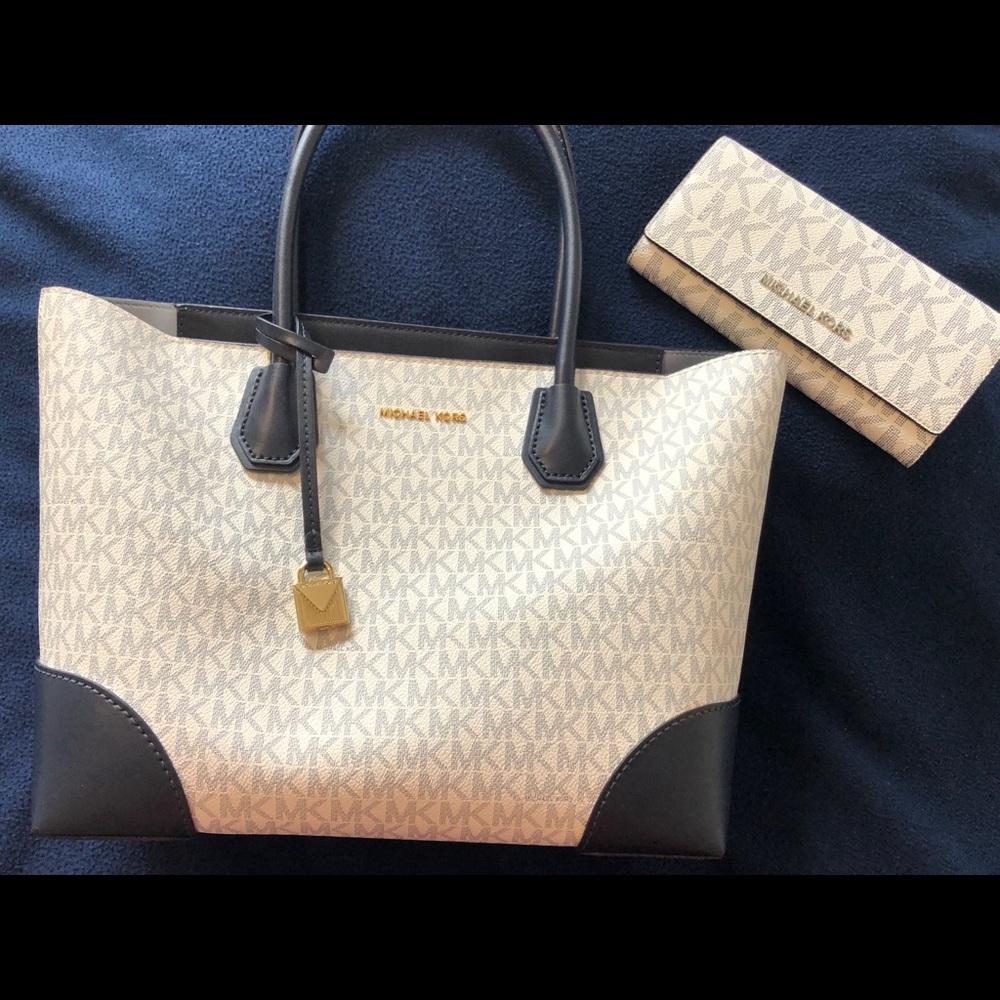 Michael Kors handbag FREE matching wallet!